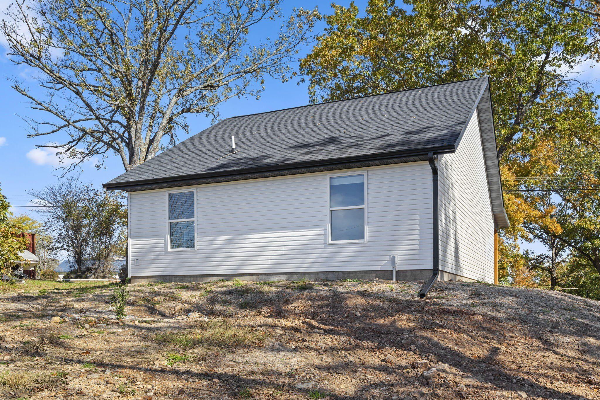 2032 State Hwy H. Lampe, MO 65681