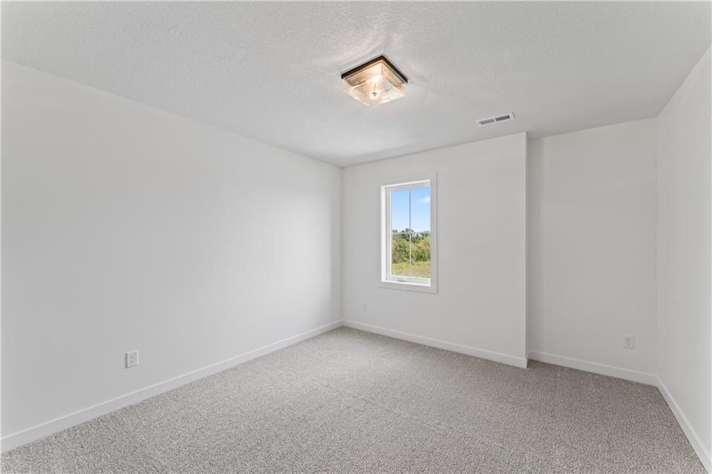 2004 Se Oak Ridge Drive. Oak Grove, MO 64075