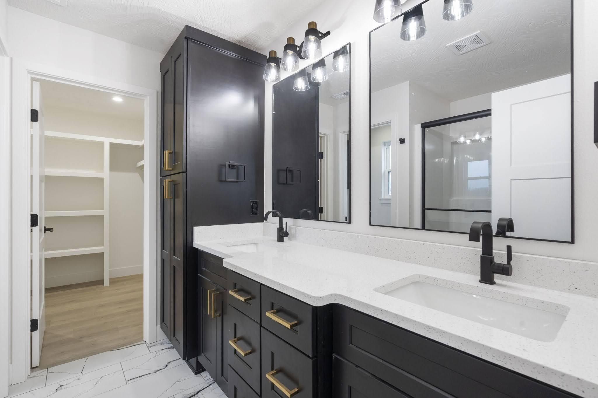 118 E Acacia Circle. Clever, MO 65631