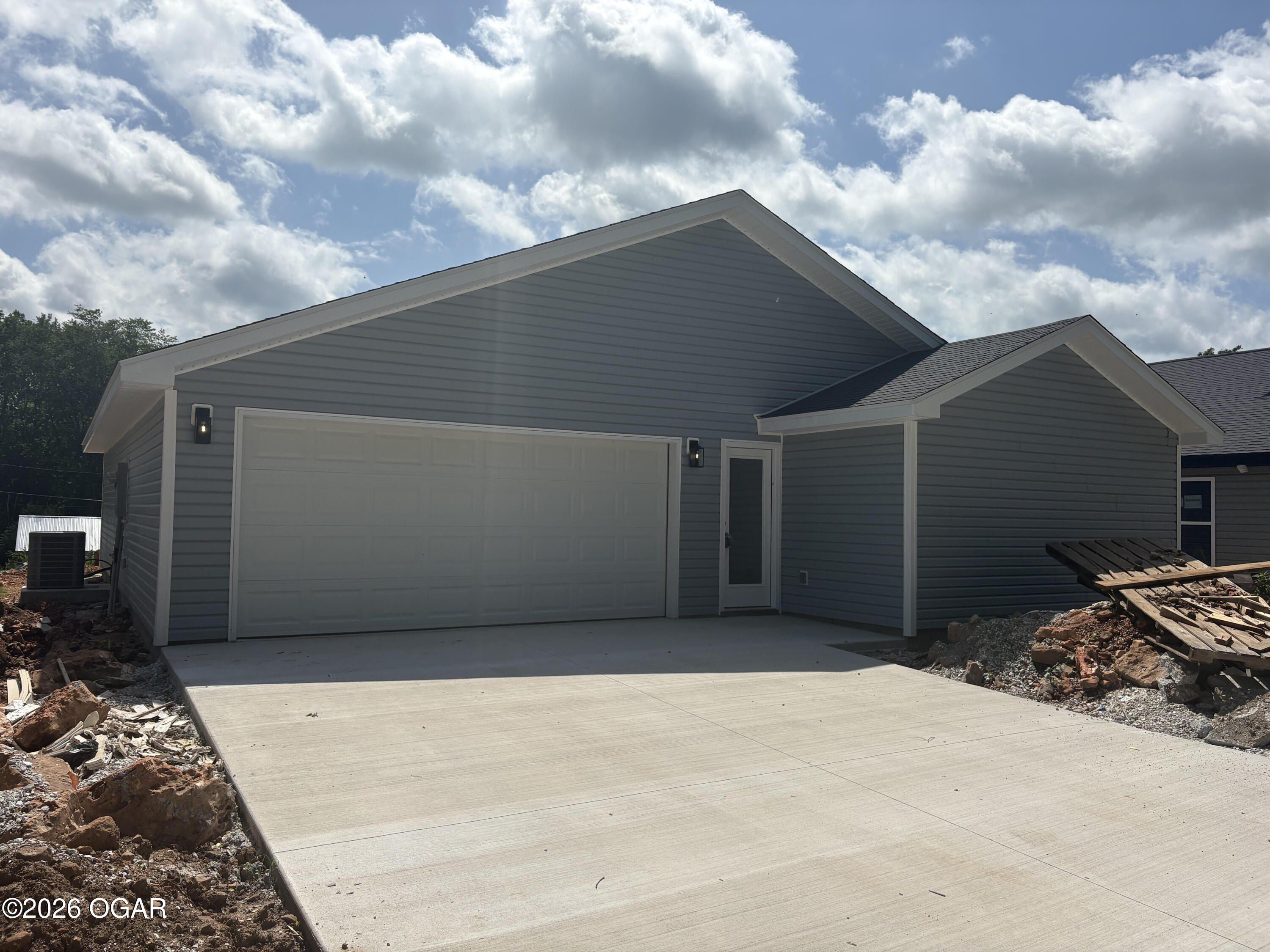 1023 Prospect Avenue. Carthage, MO 64836