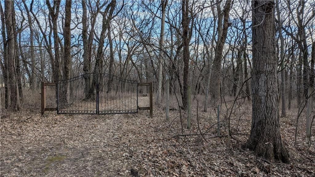 Nw 550 Road. Kingsville, MO 64061