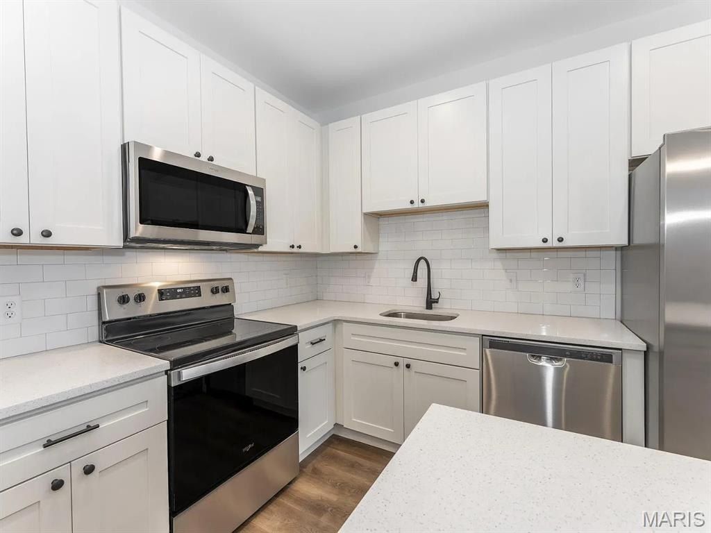 6611 Clayton Road. Saint Louis, MO 63117