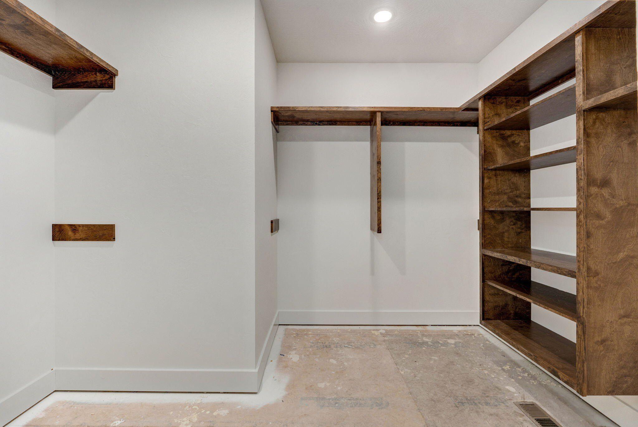 3048 W Teton Drive. Springfield, MO 65810