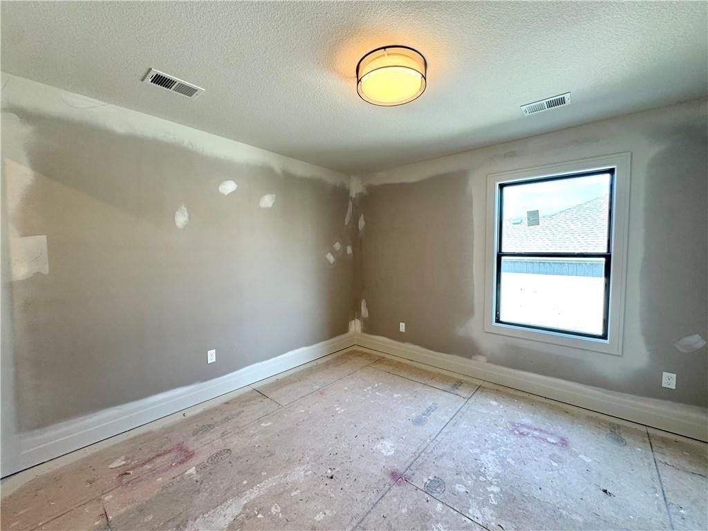 7605 Ne 103Rd Terrace. Kansas City, MO 64157