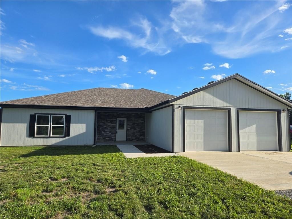 125 Nw 171 Road. Warrensburg, MO 64093