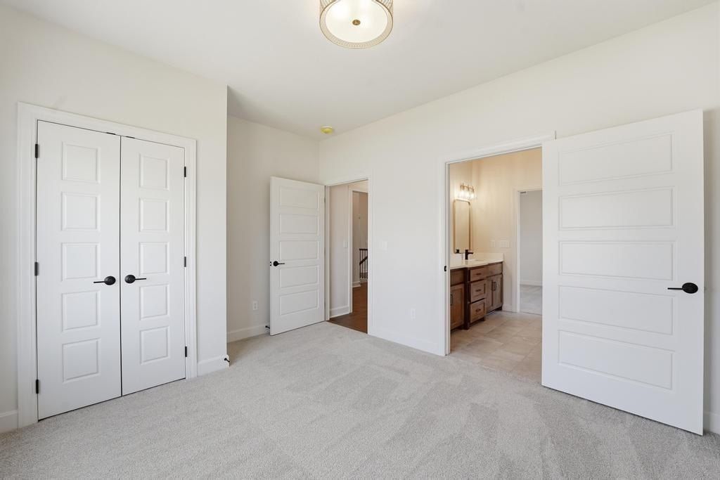 10022 N Oakland Avenue. Kansas City, MO 64157