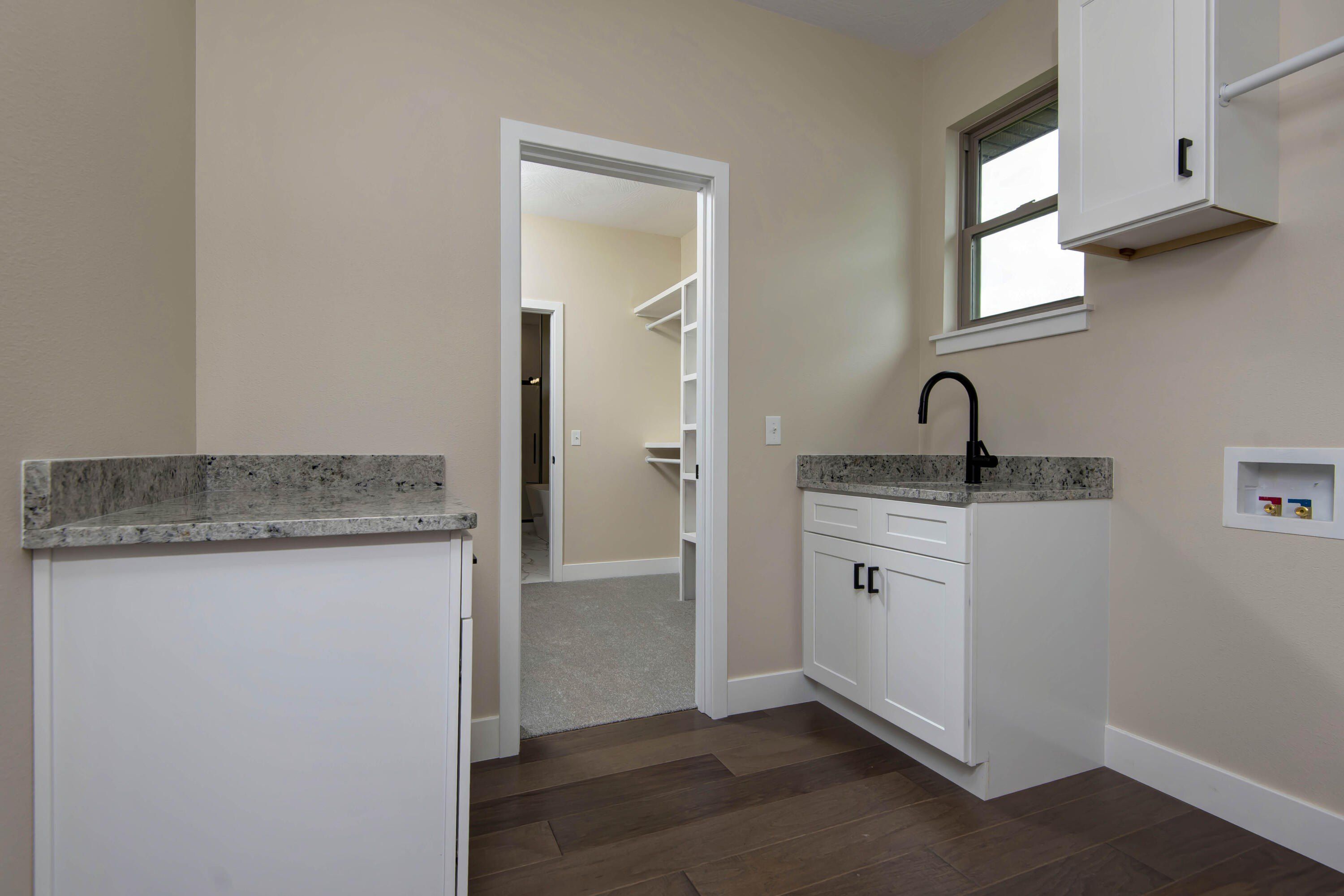 2214 W Braxton Court. Ozark, MO 65721