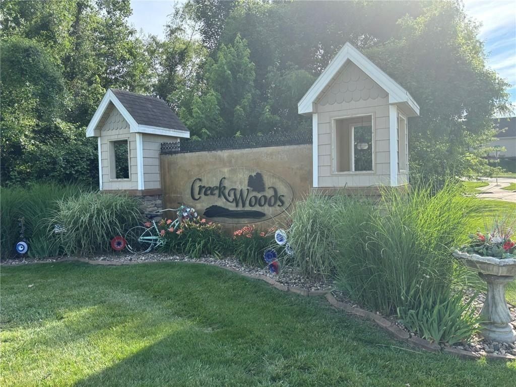 4810 S Creek Woods Drive. Saint Joseph, MO 64507