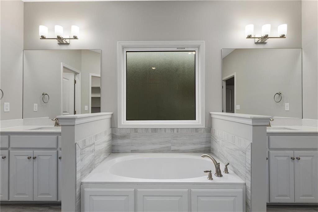 11146 N Bristol Avenue. Kansas City, MO 64156