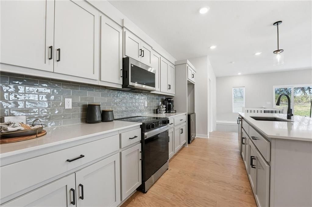 1204 Royal Arch Trail. Raymore, MO 64083