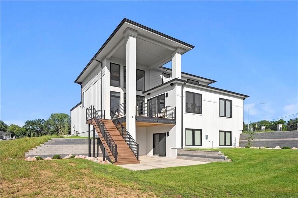 2715 Nw 84Th Terrace. Kansas City, MO 64154