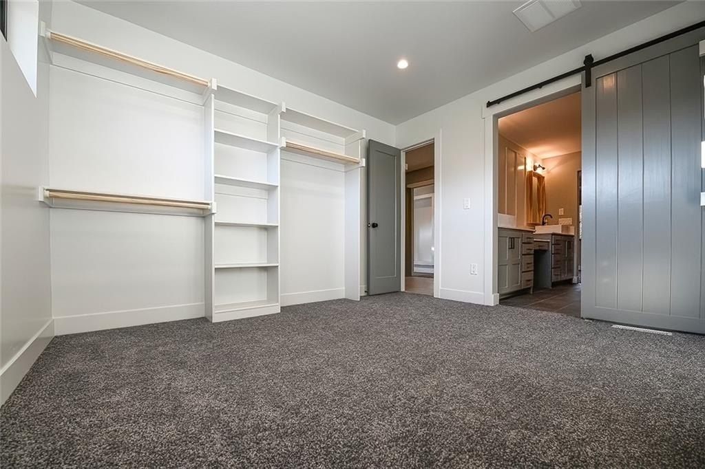 1006 Meadowbrook Drive. Kearney, MO 64060