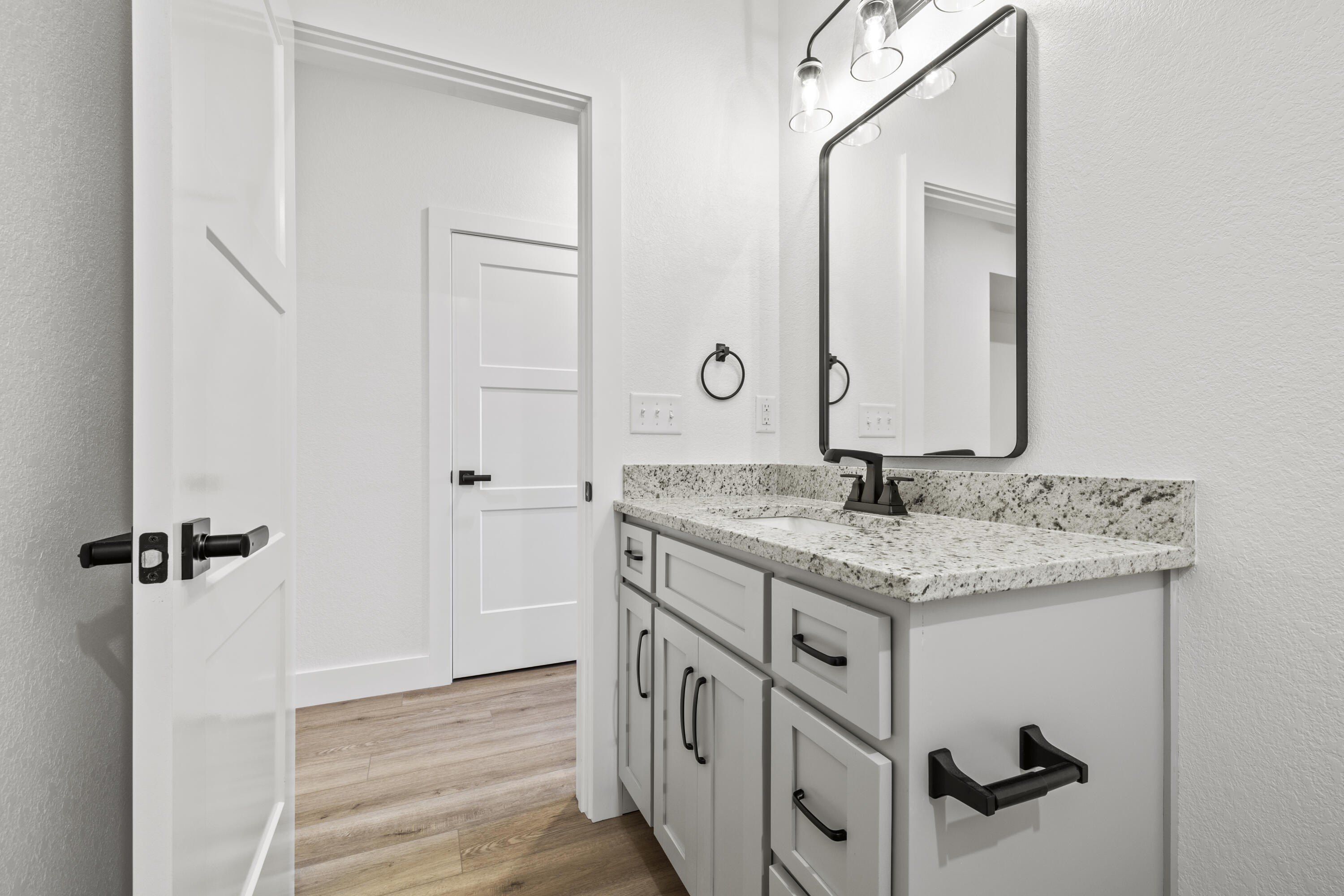 228 Vacation Lane. Reeds Spring, MO 65737