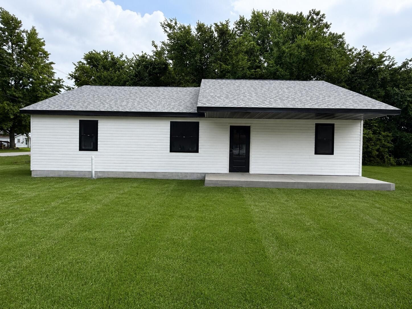 902 Walnut Street. Lamar, MO 64759