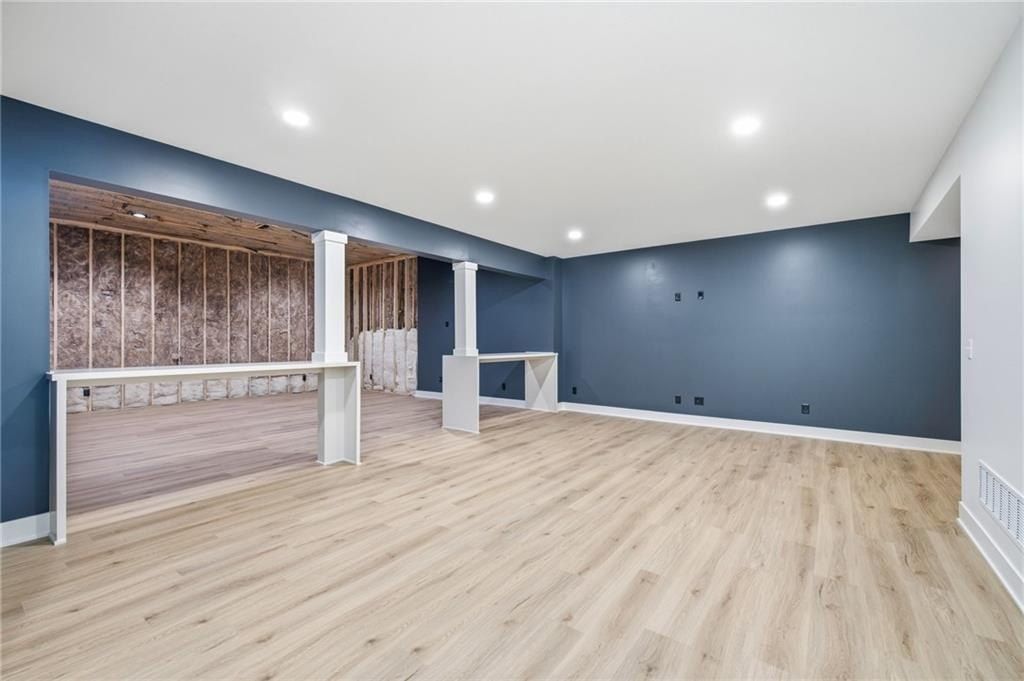 1149 Hummingbird Court. Greenwood, MO 64034