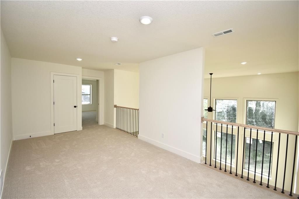 7636 N Booth Avenue. Kansas City, MO 64158