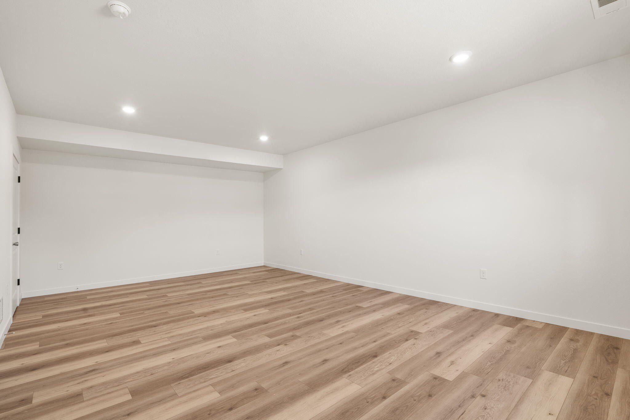 318 Hawthorne Street. Hollister, MO 65672