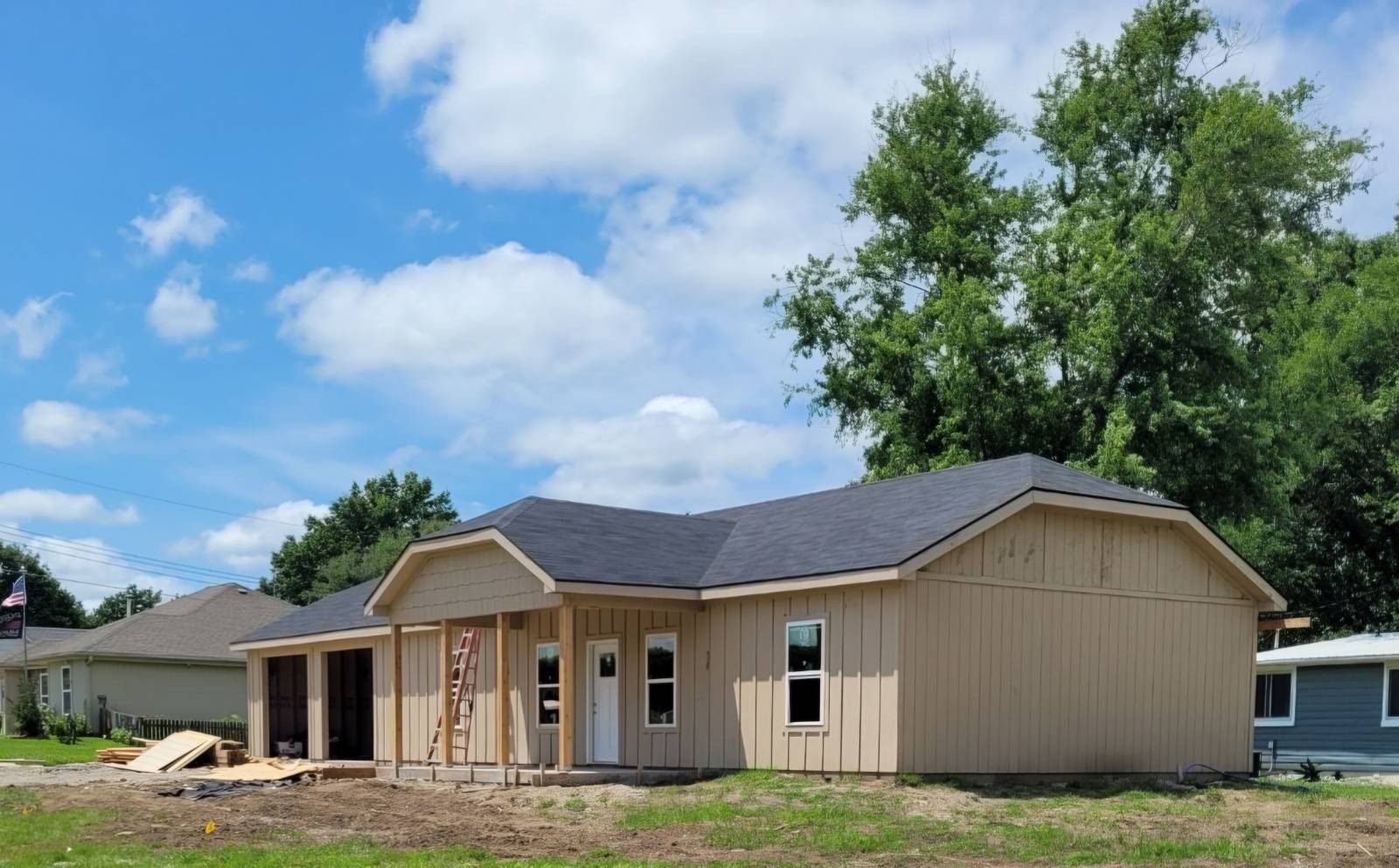 202 Redwood. Archie, MO 64725