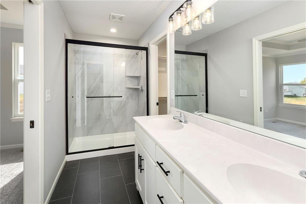 1909 Hawk View. Harrisonville, MO 64701