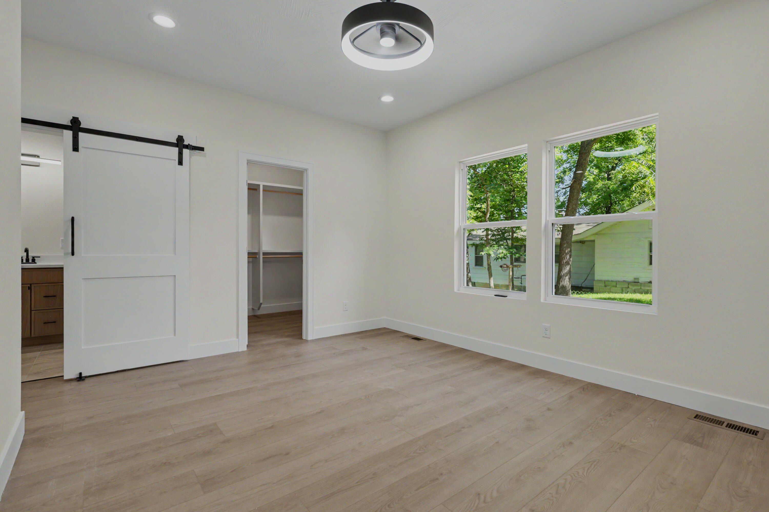 206 S 8Th Avenue. Ozark, MO 65721
