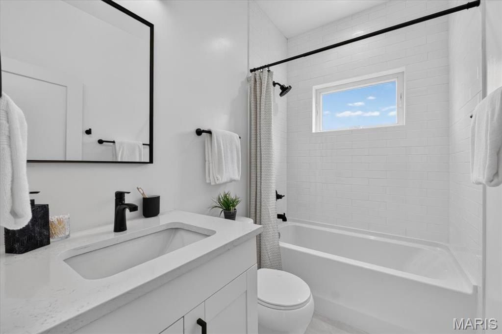 1035 Blendon Place. Richmond Heights, MO 63117