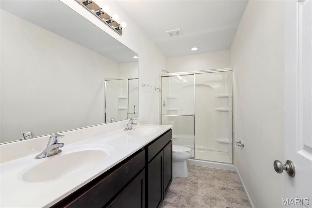6722 Raymond Avenue. Pagedale, MO 63133