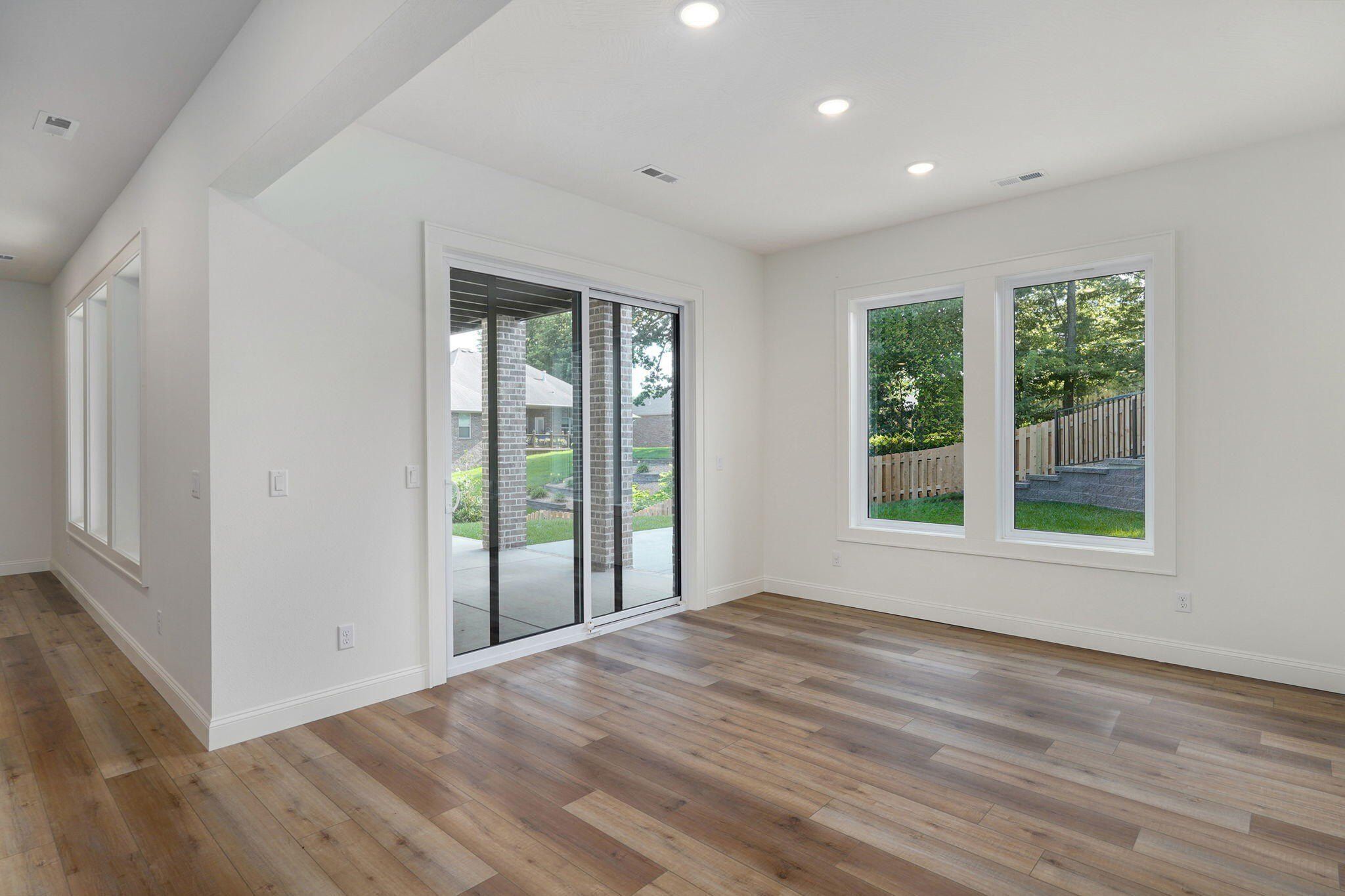 2011 N Silver Charm Avenue. Springfield, MO 65802
