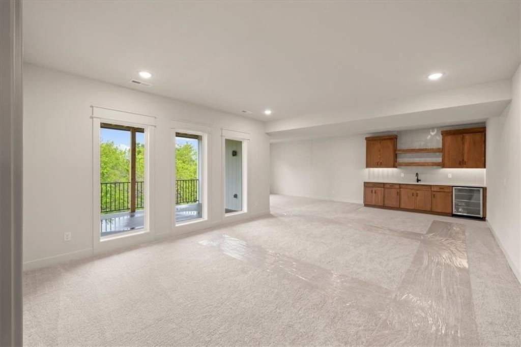 1408 Larkspur Place. Raymore, MO 64083