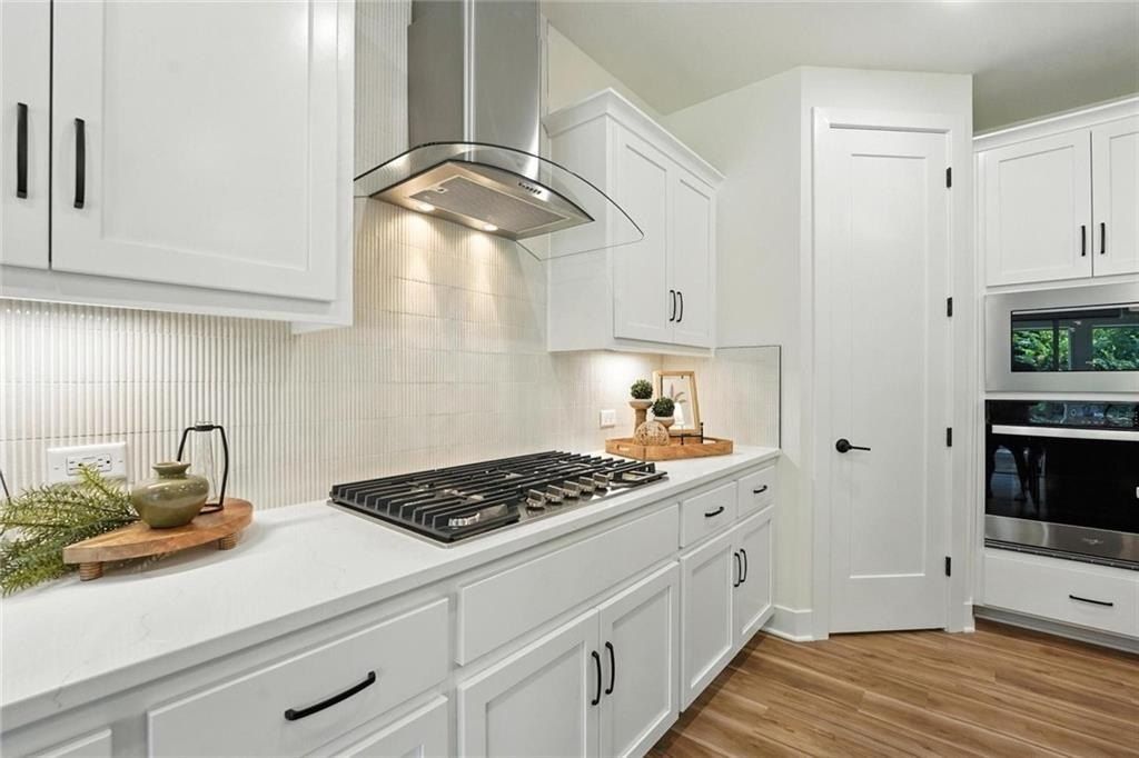 1834 Woodward Circle. Raymore, MO 64083