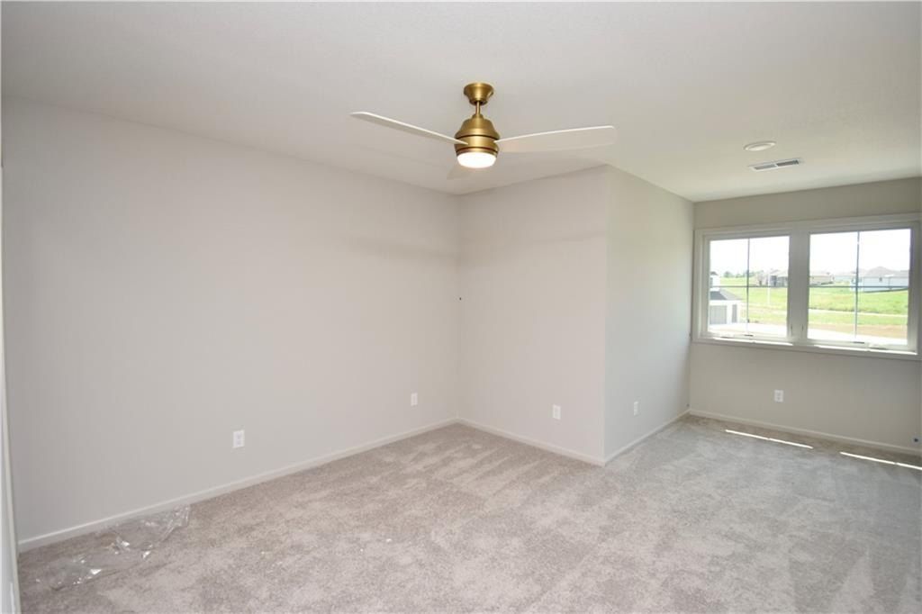 8376 Ne 77Th Court. Kansas City, MO 64158