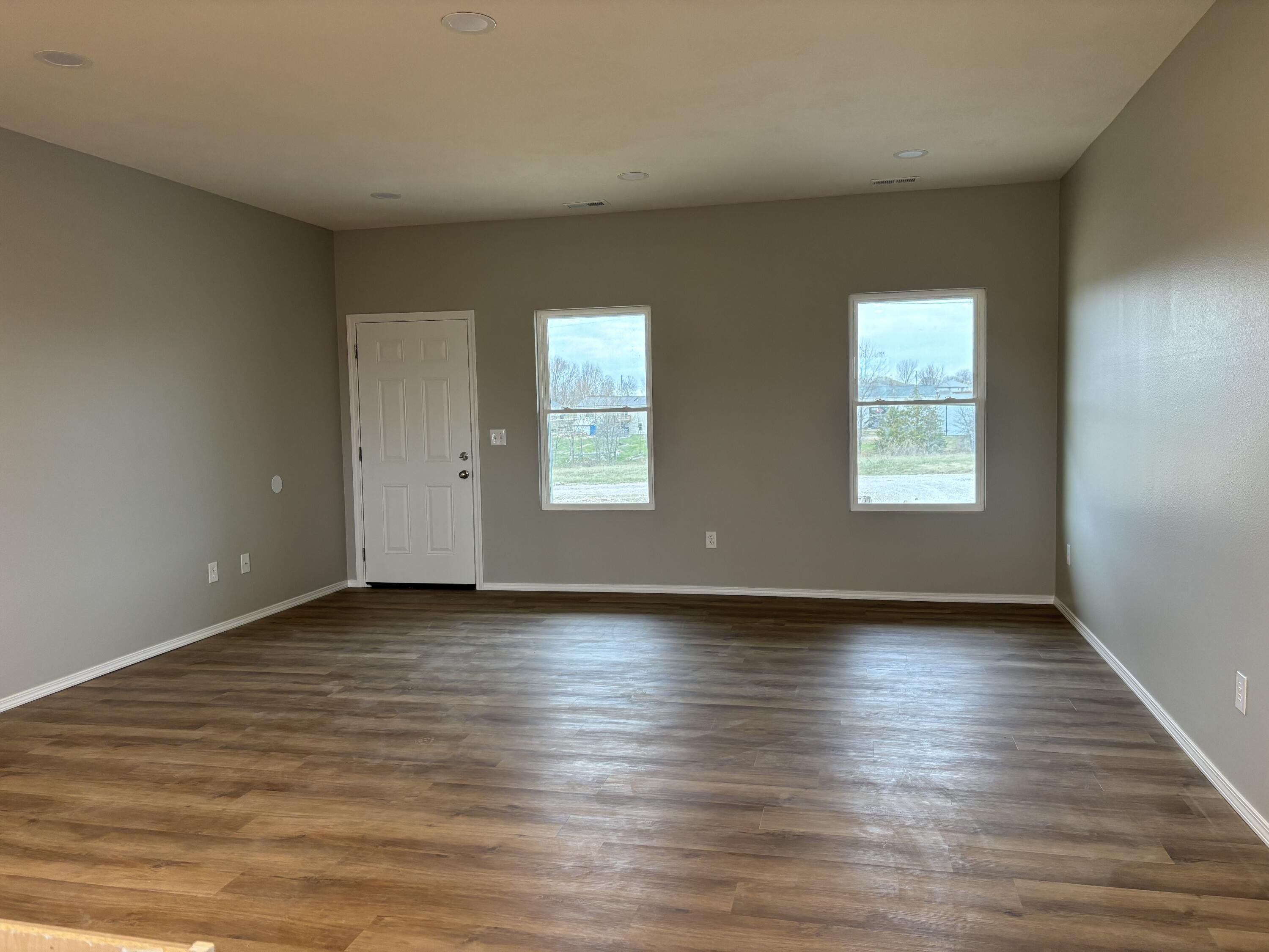 5489 S 250Th Road. Buffalo, MO 65622