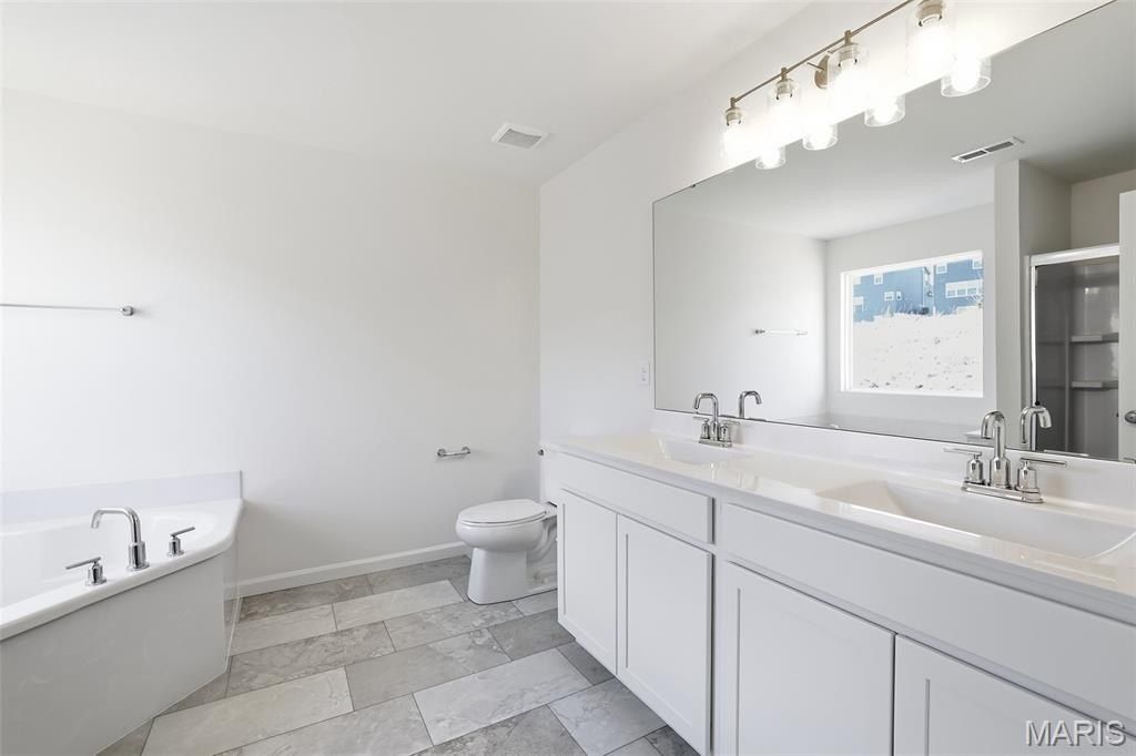 24 Bluestem Court. Lake St Louis, MO 63367