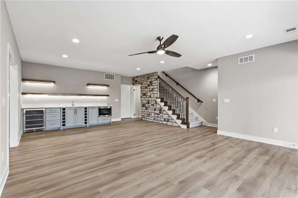 8841 N Kentucky Avenue. Kansas City, MO 64157