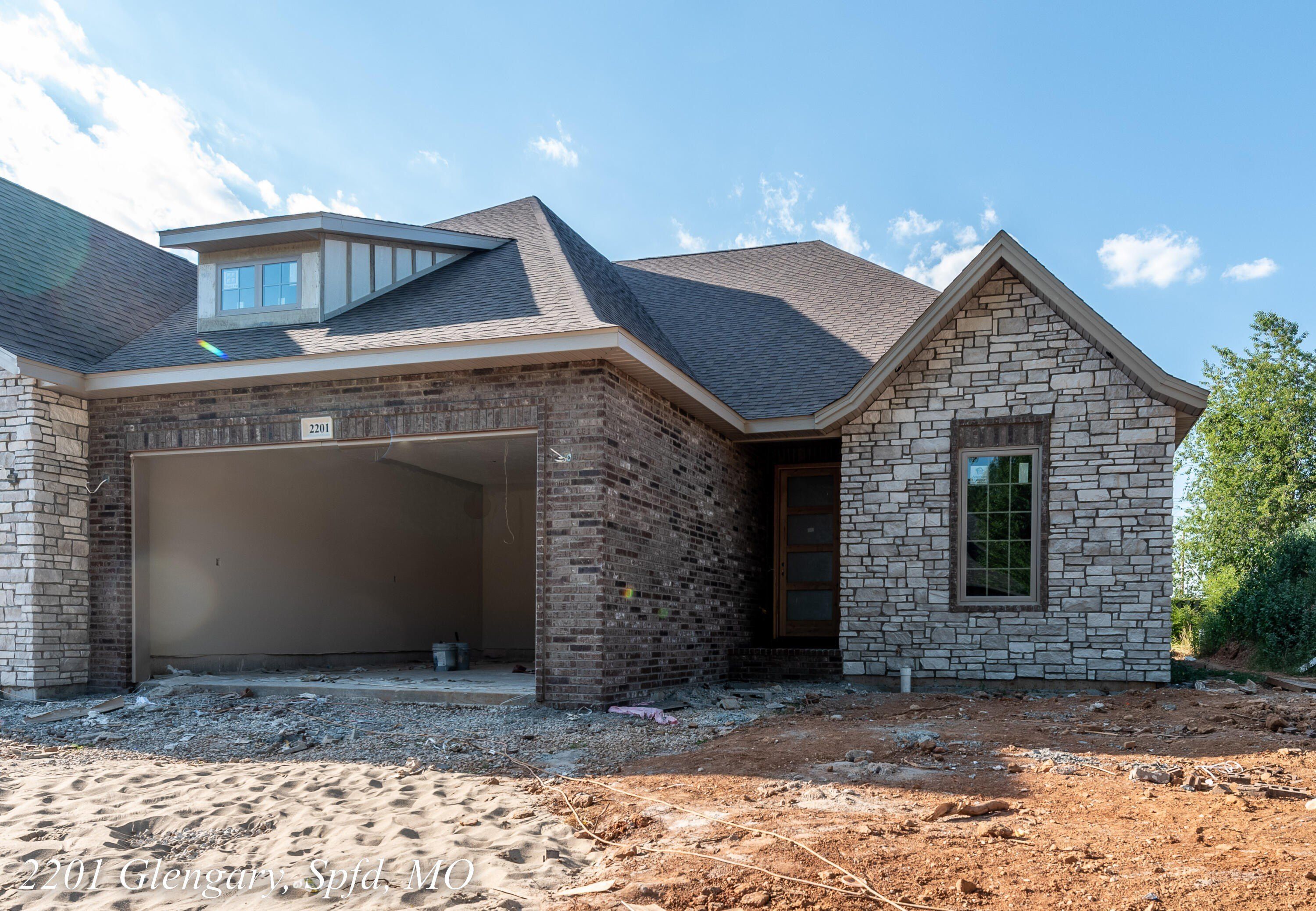 2177 W Glengary Court. Springfield, MO 65810