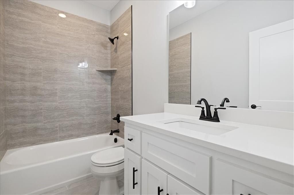 17507 Grey Hawke Ridge. Smithville, MO 64089