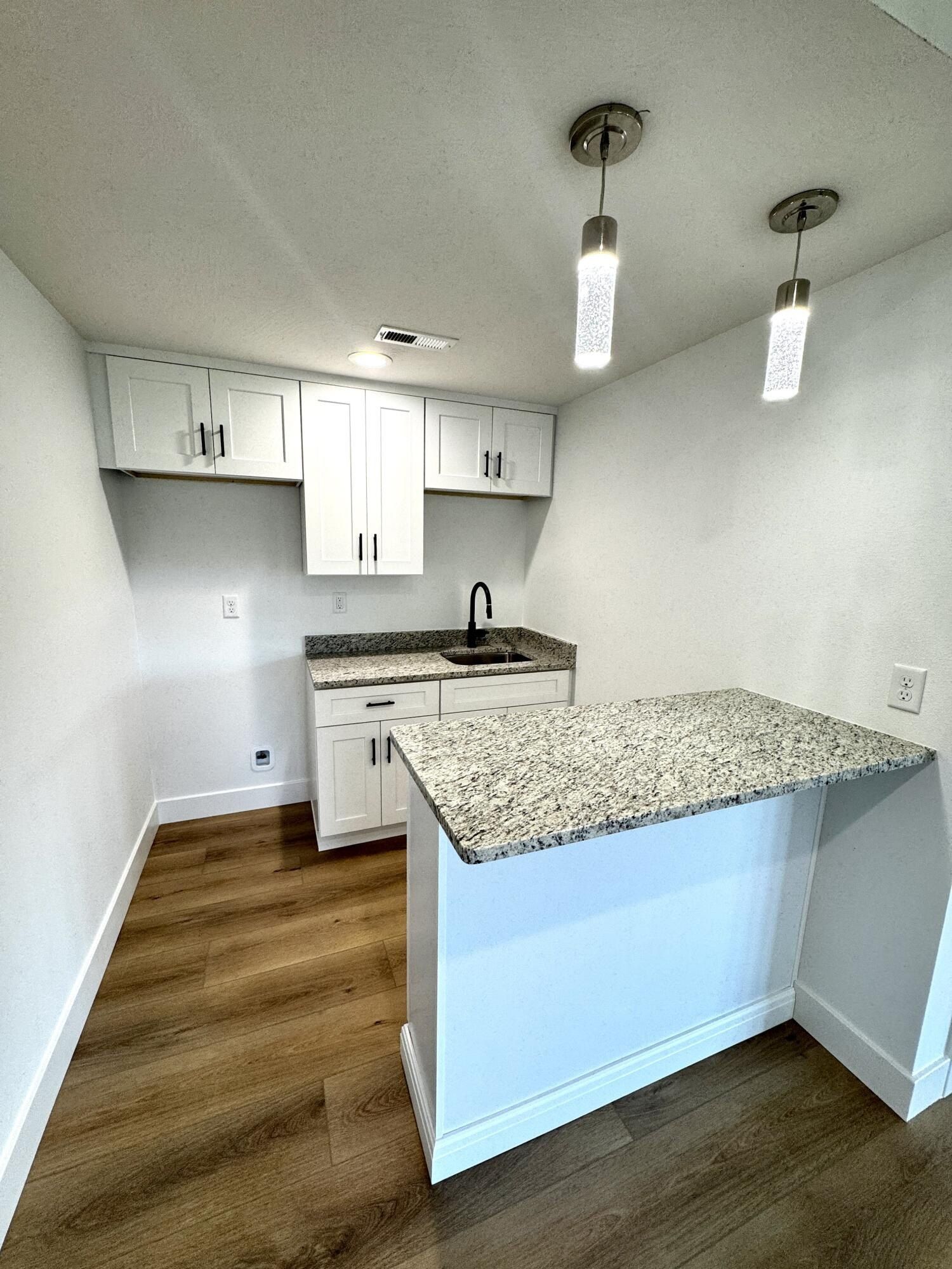 1620 W Silver Oak Drive. Springfield, MO 65810