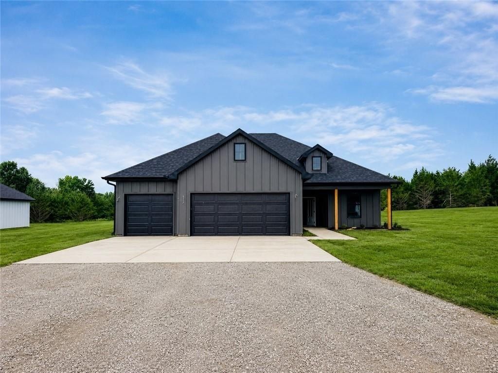 324 Ne 51St Road. Warrensburg, MO 64093