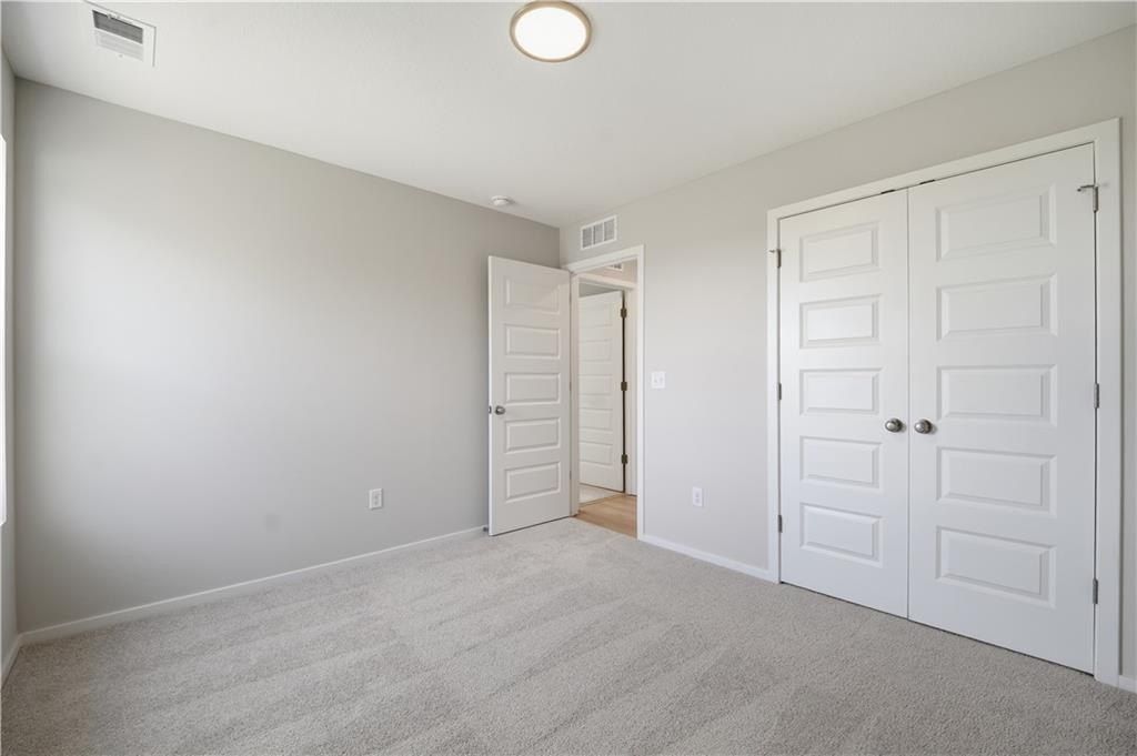 1328 Se Windbreak Drive. Lees Summit, MO 64081