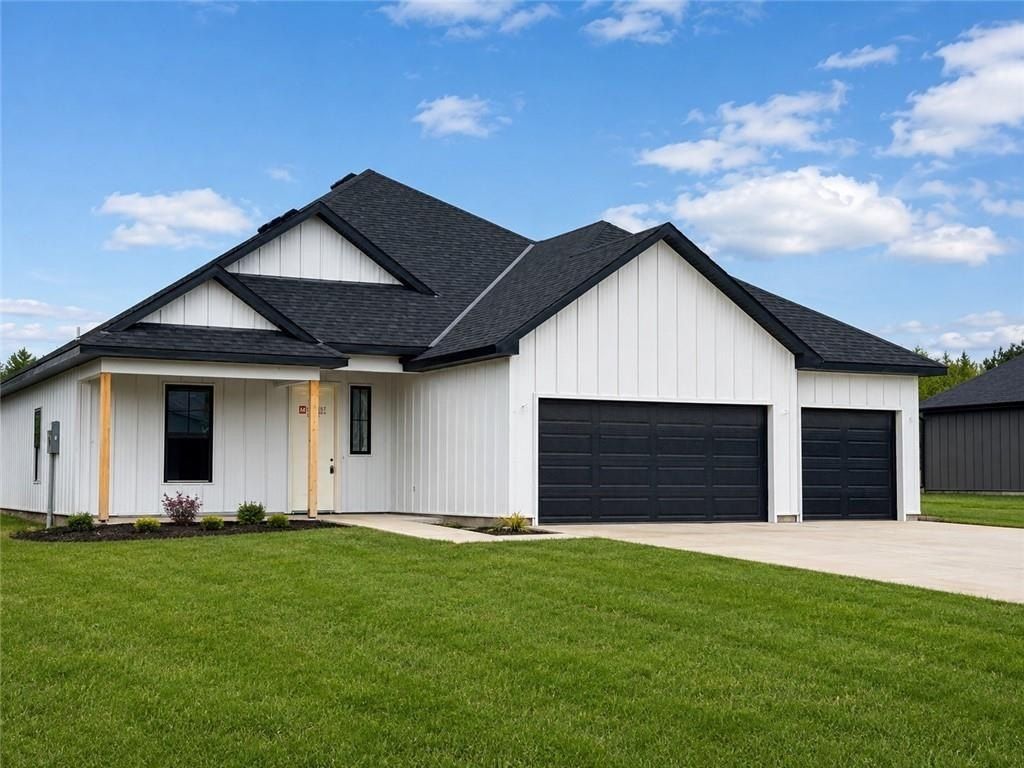 322 Ne 51St Road. Warrensburg, MO 64093