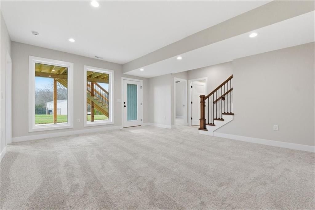 12417 Black Oak Circle. Peculiar, MO 64078