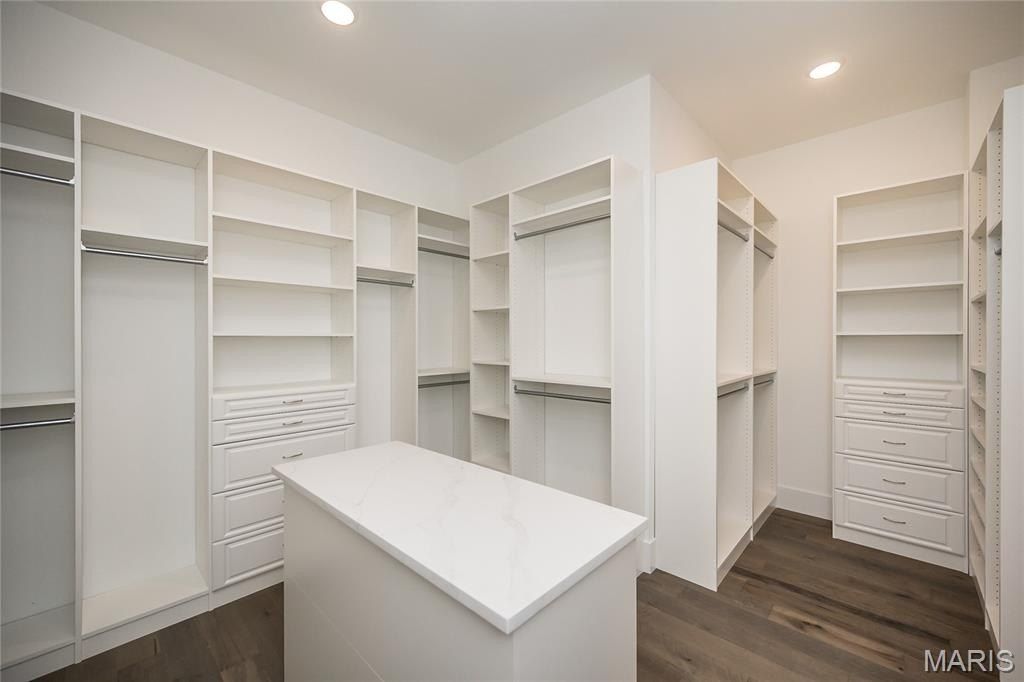 753 Silver Buck Lane. Chesterfield, MO 63005
