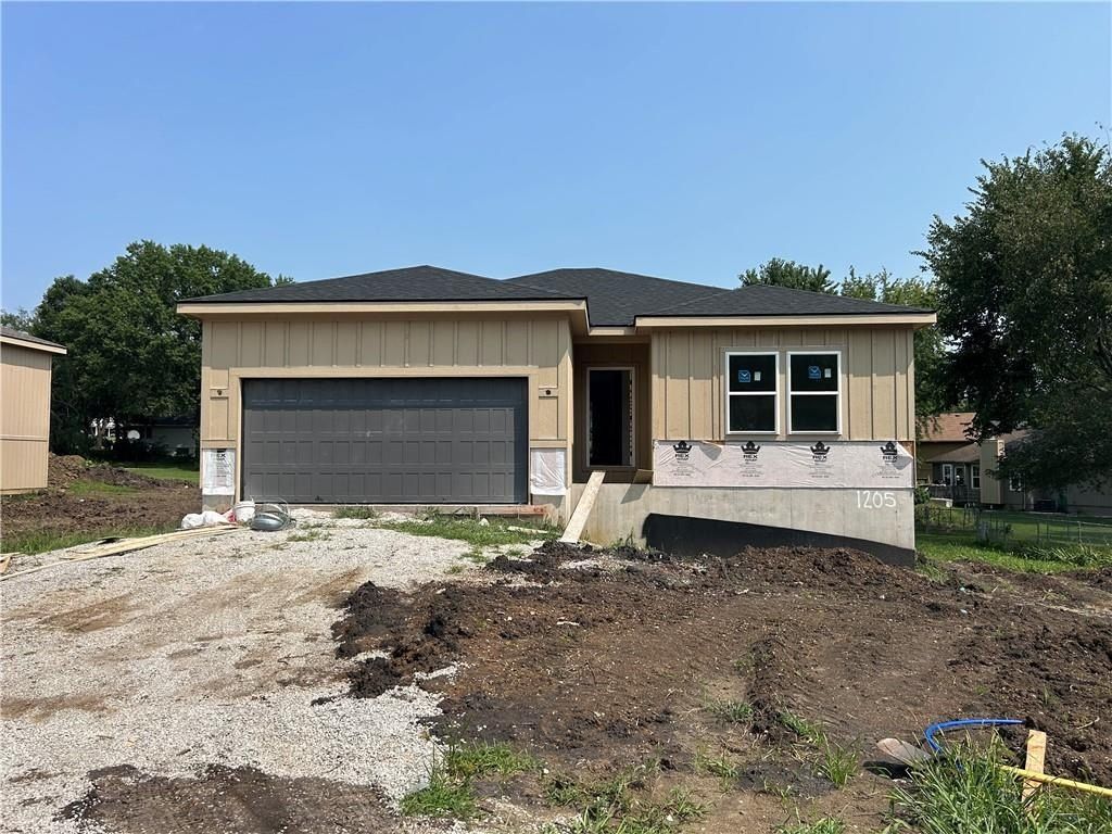 1205 Matthes Lane. Pleasant Hill, MO 64080