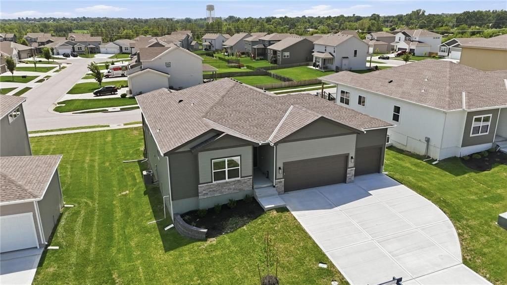 1921 Sw Hightown Drive. Lees Summit, MO 64082