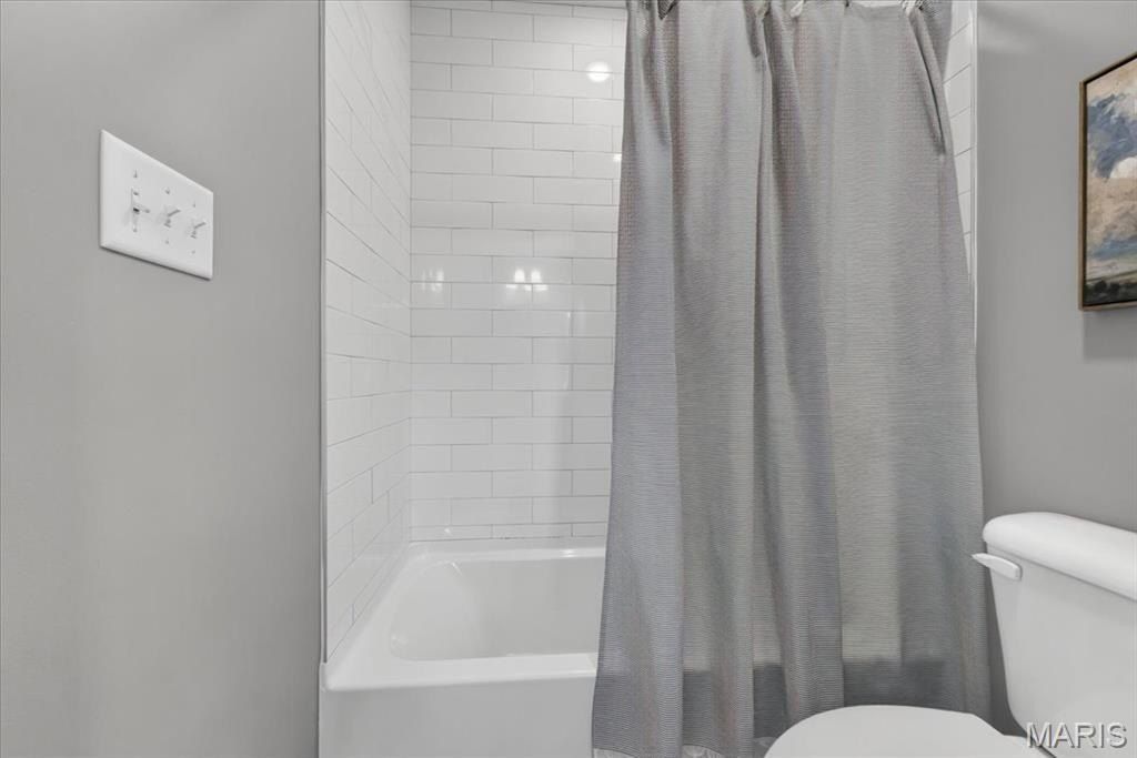 12 Beacon Hill Lane. Creve Coeur, MO 63141