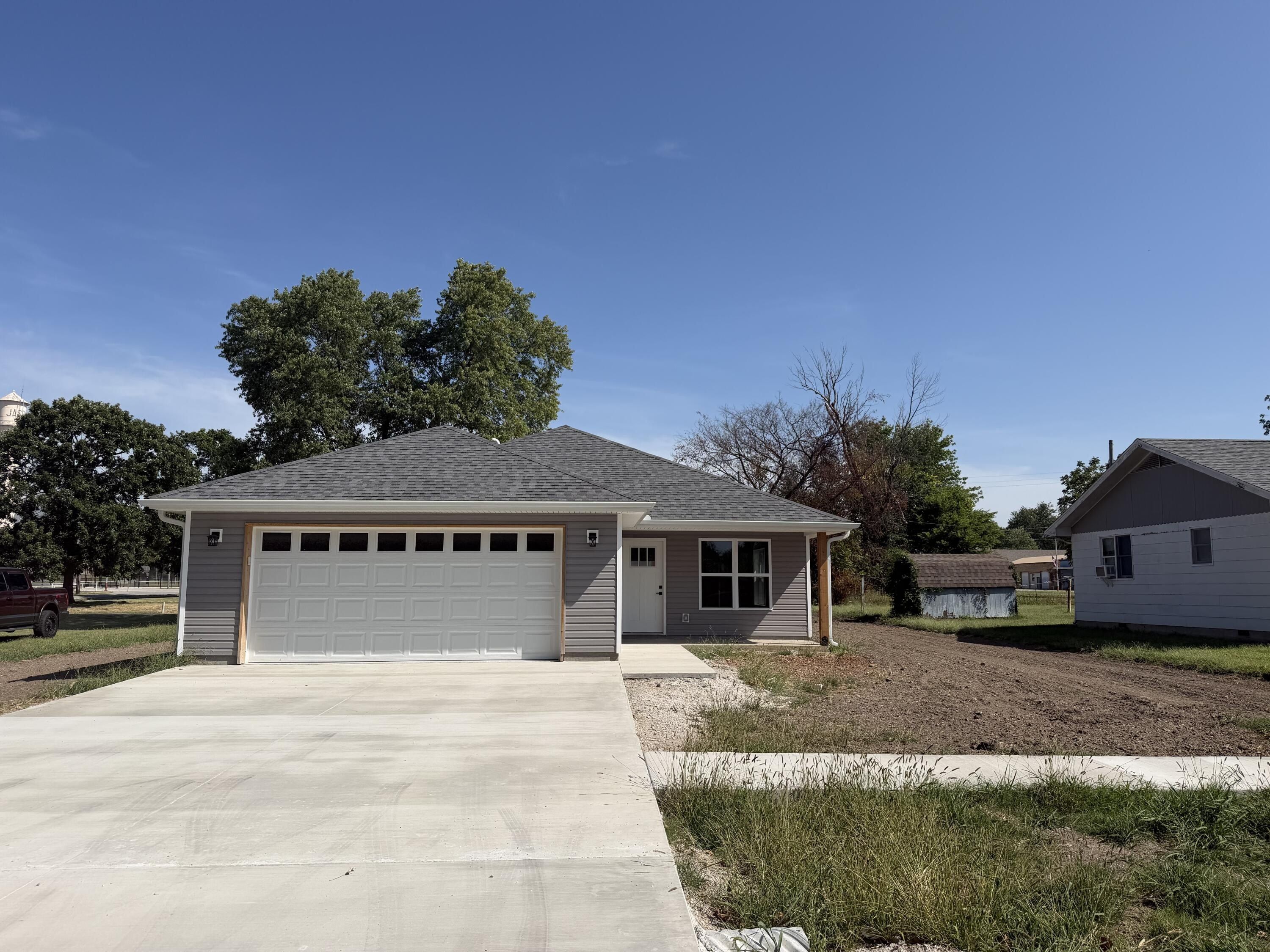 215 W Lexington Avenue. Jasper, MO 64755