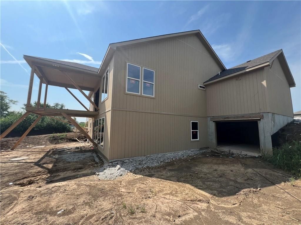 21401 Twin Oaks Parkway. Peculiar, MO 64078