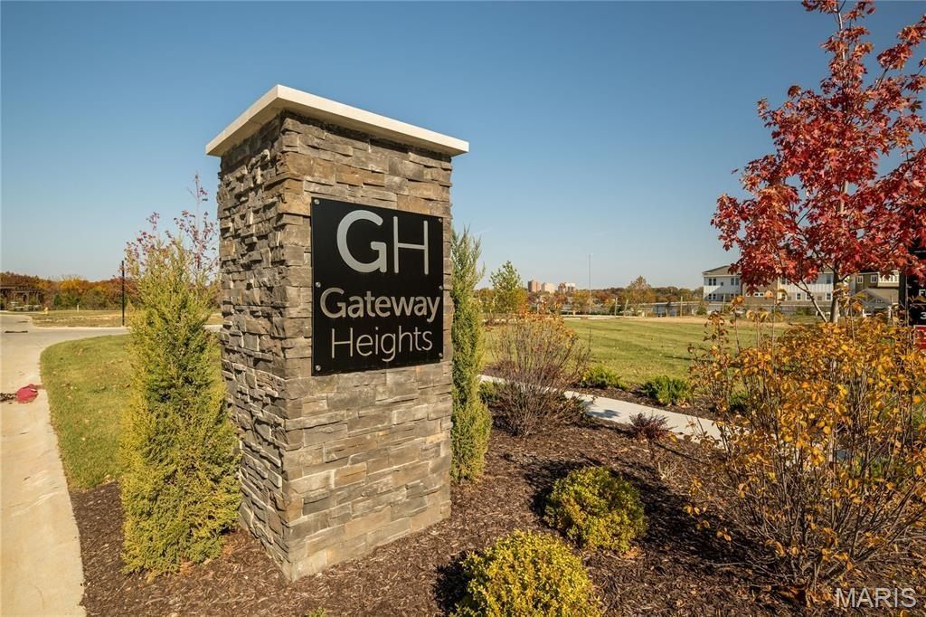 8914 W Gateway Heights W. Saint Louis, MO 63144