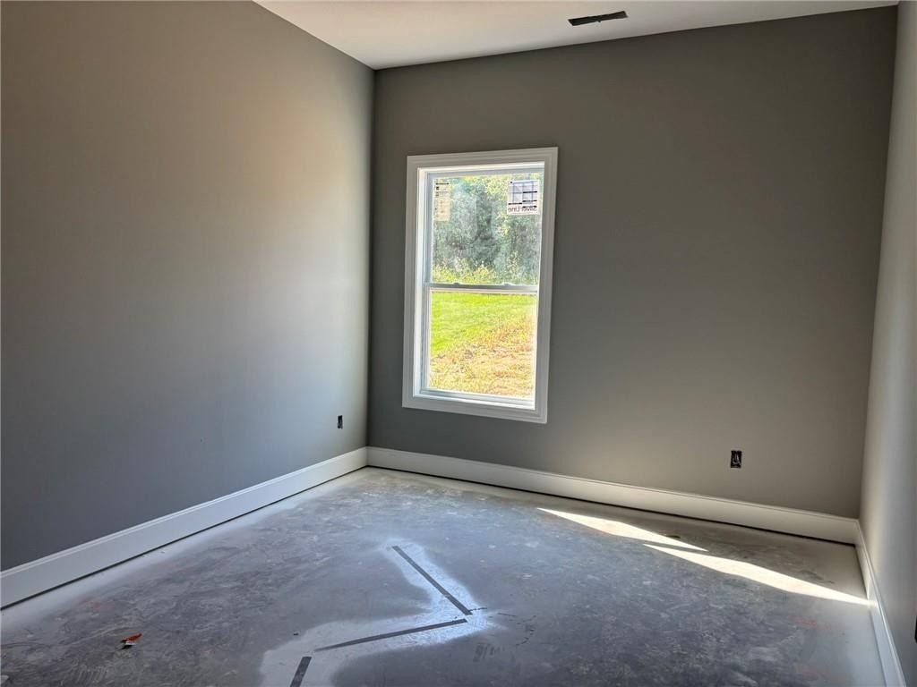 4810 S Creek Woods Drive. Saint Joseph, MO 64507