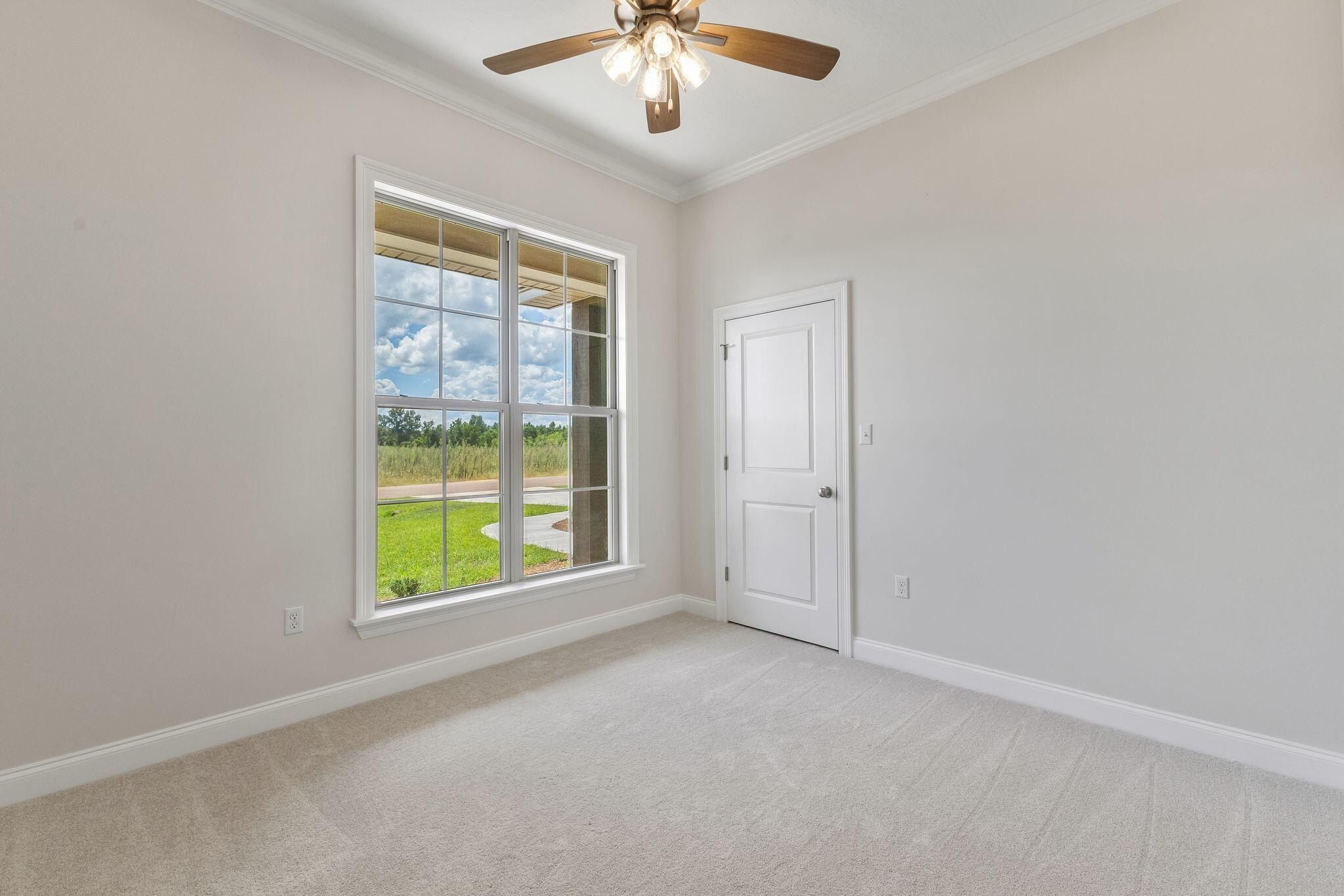 128 Micawber Loop. Hattiesburg, MS 39402
