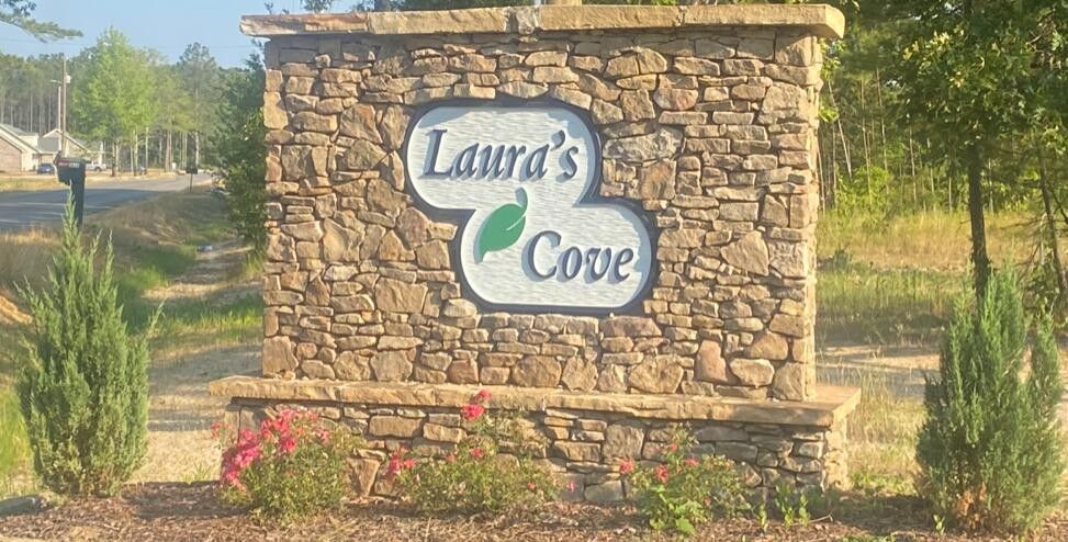 142 Lauras Cove. Starkville, MS 39759